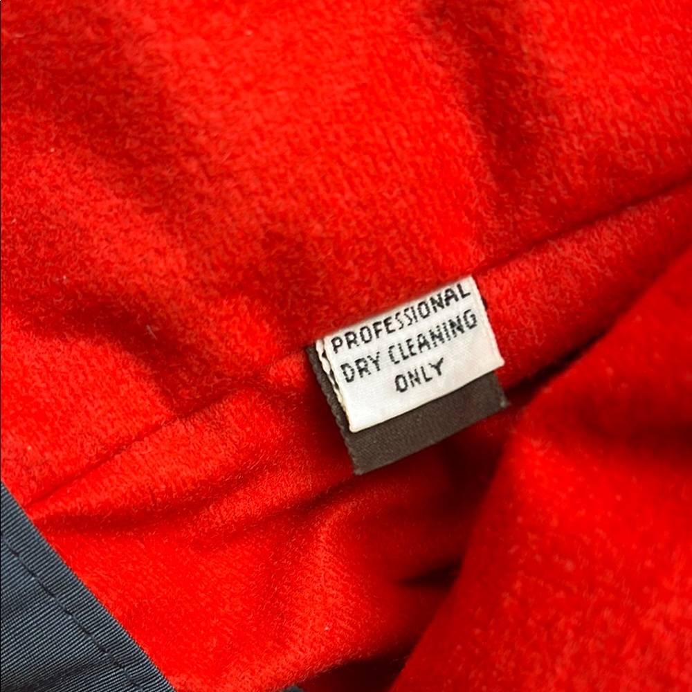 Vintage navy Blue Puffer Coat with Insulated Warmth - Picture 9 of 12